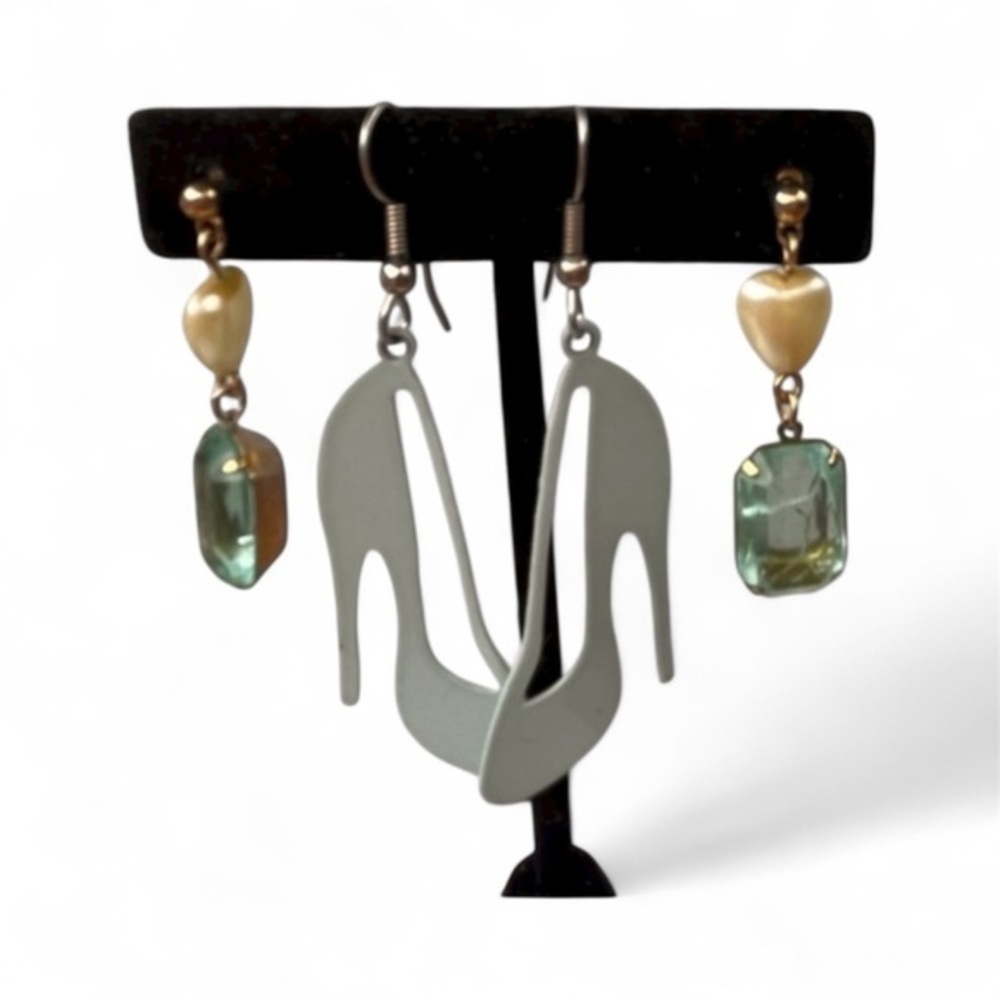 2 pairs earrings shoes and crystal and pearls earrings